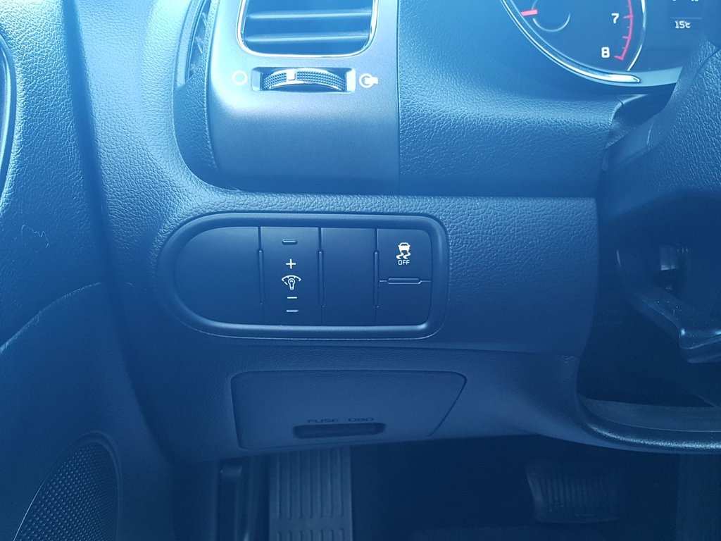 2017 Kia FORTE LX | USB | Bluetooth | Keyless | Cruise in Saint John, New Brunswick - 29 - w1024h768px