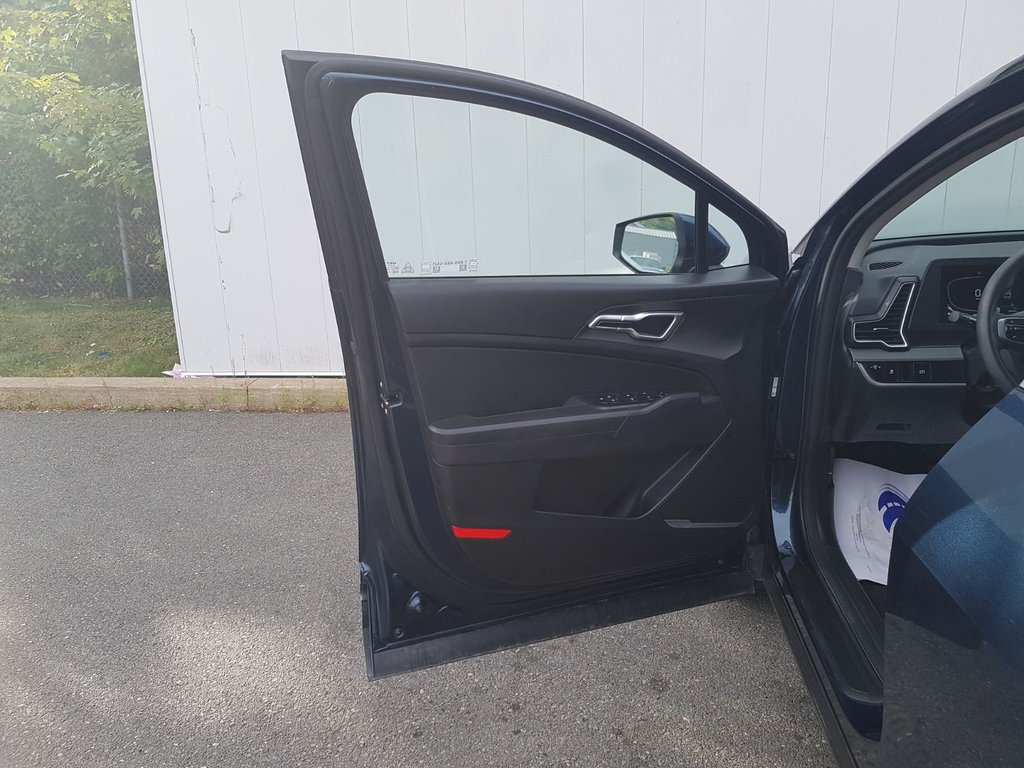 2024 Kia Sportage LX in Saint John, New Brunswick - 14 - w1024h768px