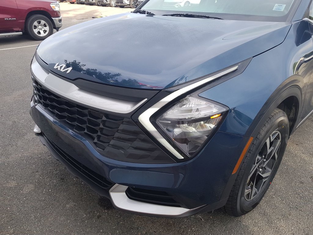 2024 Kia Sportage LX in Saint John, New Brunswick - 13 - w1024h768px