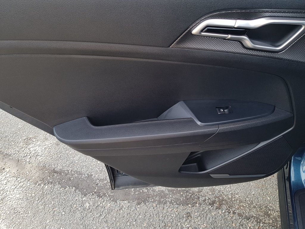 2024 Kia Sportage LX in Saint John, New Brunswick - 36 - w1024h768px