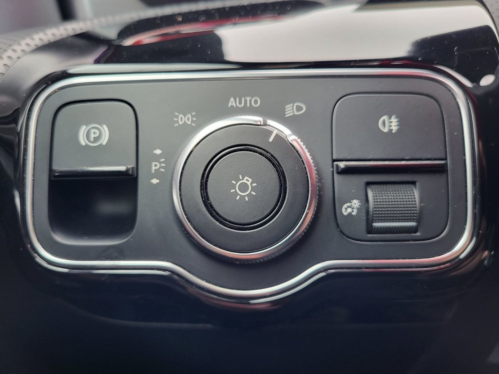 2019 Mercedes-Benz A-Class A-250 | Leather | PanoRoof | Cam | USB | XM in Saint John, New Brunswick - 17 - w1024h768px