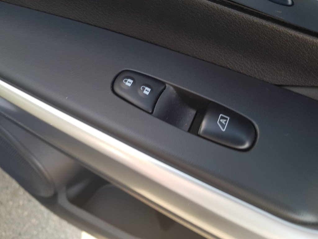 2019 Nissan Kicks SR | Leather | Cam | USB | HtdSeats in Saint John, New Brunswick - 20 - w1024h768px