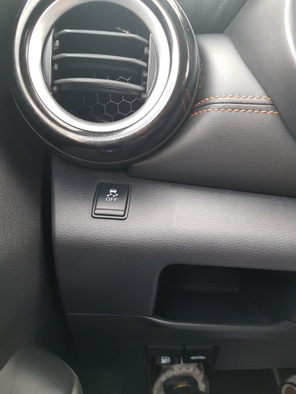 2019 Nissan Kicks SR | Leather | Cam | USB | HtdSeats in Saint John, New Brunswick - 30 - w1024h768px