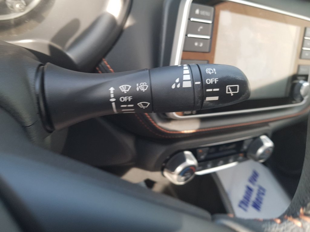 2019 Nissan Kicks SR | Leather | Cam | USB | HtdSeats in Saint John, New Brunswick - 32 - w1024h768px