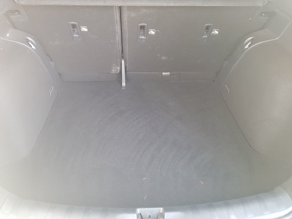 2019 Nissan Kicks SR | Leather | Cam | USB | HtdSeats in Saint John, New Brunswick - 13 - w1024h768px