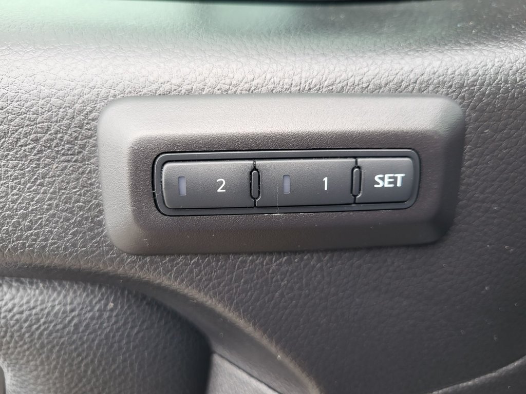 2017 Nissan Titan in Antigonish, Nova Scotia - 15 - w1024h768px