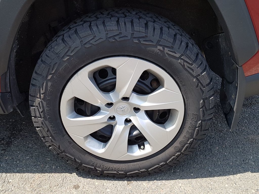 Toyota RAV4 LE Cam | USB | Htd. Seats | Bluetooth | Keyless 2020 à Saint John, Nouveau-Brunswick - 9 - w1024h768px