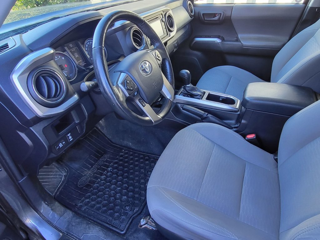 2016 Toyota Tacoma in Antigonish, Nova Scotia - 37 - w1024h768px