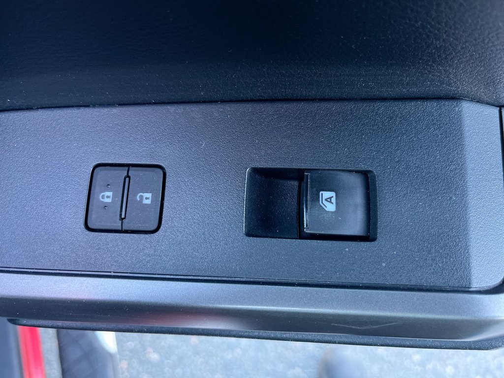 2017 Toyota Tacoma in Antigonish, Nova Scotia - 41 - w1024h768px