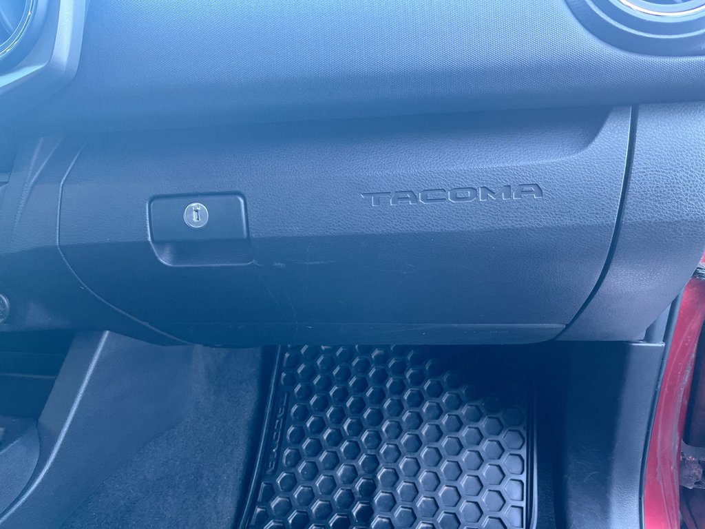 2017 Toyota Tacoma in Antigonish, Nova Scotia - 40 - w1024h768px