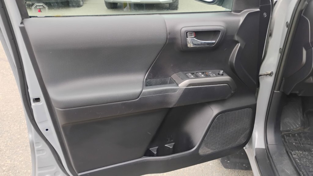 2020 Toyota Tacoma in Antigonish, Nova Scotia - 13 - w1024h768px