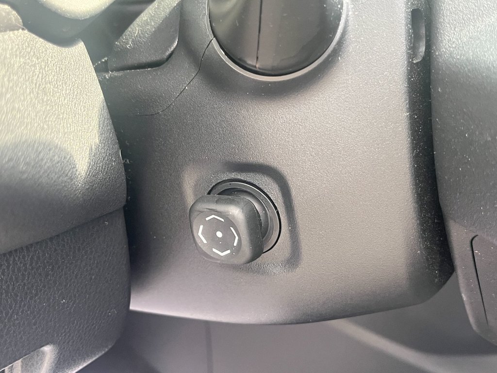 Toyota Venza XLE HEV | Leather | Cam | USB | HtdWheel 2024 à Saint John, Nouveau-Brunswick - 19 - w1024h768px