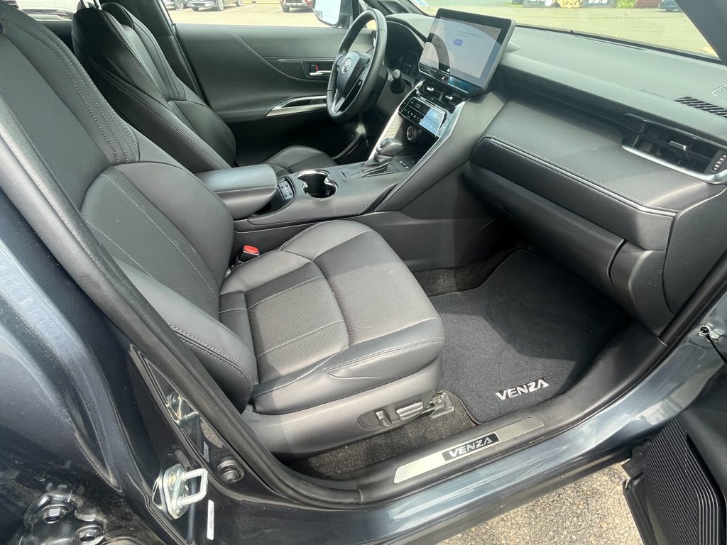 Toyota Venza XLE HEV | Leather | Cam | USB | HtdWheel 2024 à Saint John, Nouveau-Brunswick - 34 - w1024h768px