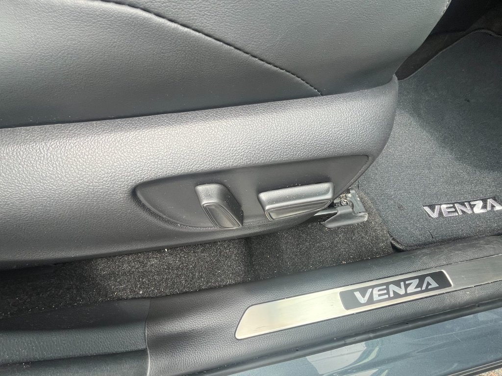 Toyota Venza XLE HEV | Leather | Cam | USB | HtdWheel 2024 à Saint John, Nouveau-Brunswick - 35 - w1024h768px