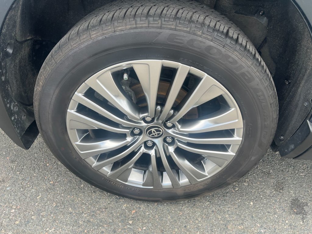 Toyota Venza XLE HEV | Leather | Cam | USB | HtdWheel 2024 à Saint John, Nouveau-Brunswick - 11 - w1024h768px