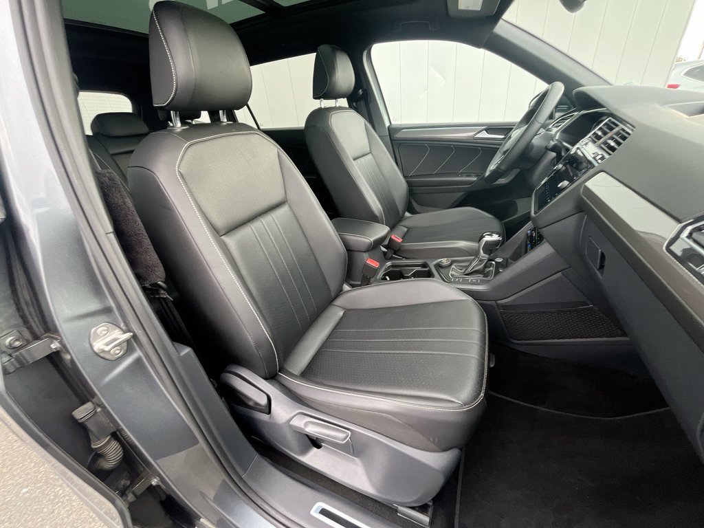 2022 Volkswagen Tiguan R-Line Black Edition | Leather | Roof | HtdSeats in Saint John, New Brunswick - 41 - w1024h768px