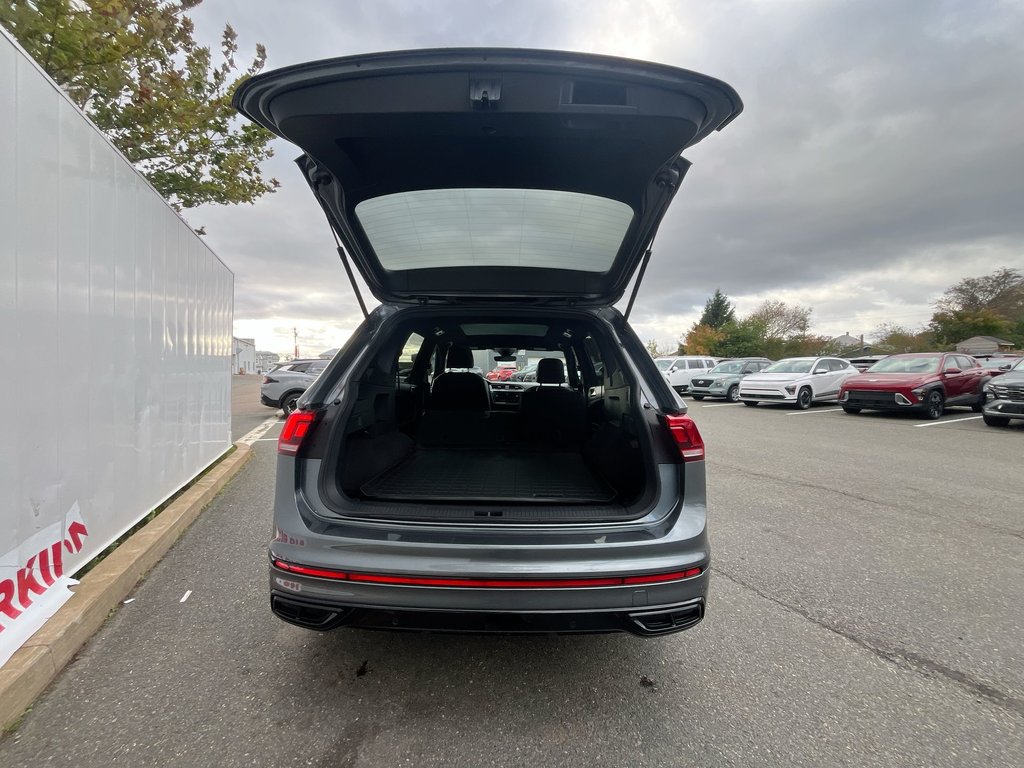 2022 Volkswagen Tiguan R-Line Black Edition | Leather | Roof | HtdSeats in Saint John, New Brunswick - 36 - w1024h768px