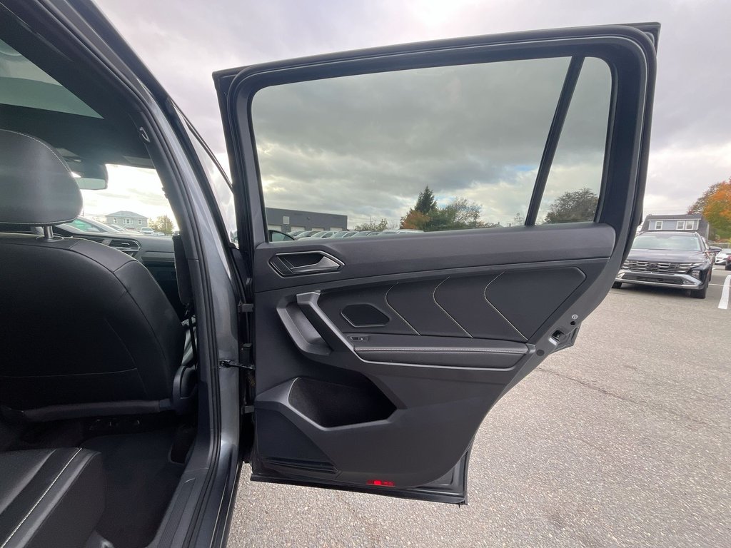 2022 Volkswagen Tiguan R-Line Black Edition | Leather | Roof | HtdSeats in Saint John, New Brunswick - 40 - w1024h768px