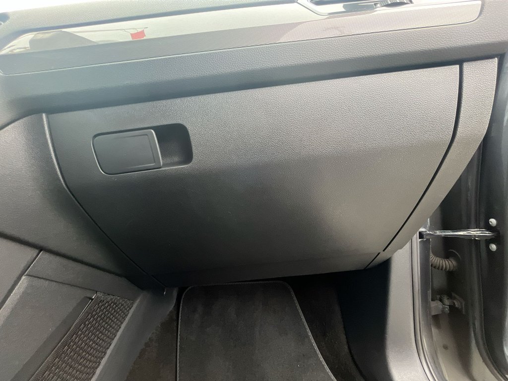 2022 Volkswagen Tiguan R-Line Black Edition | Leather | Roof | HtdSeats in Saint John, New Brunswick - 43 - w1024h768px