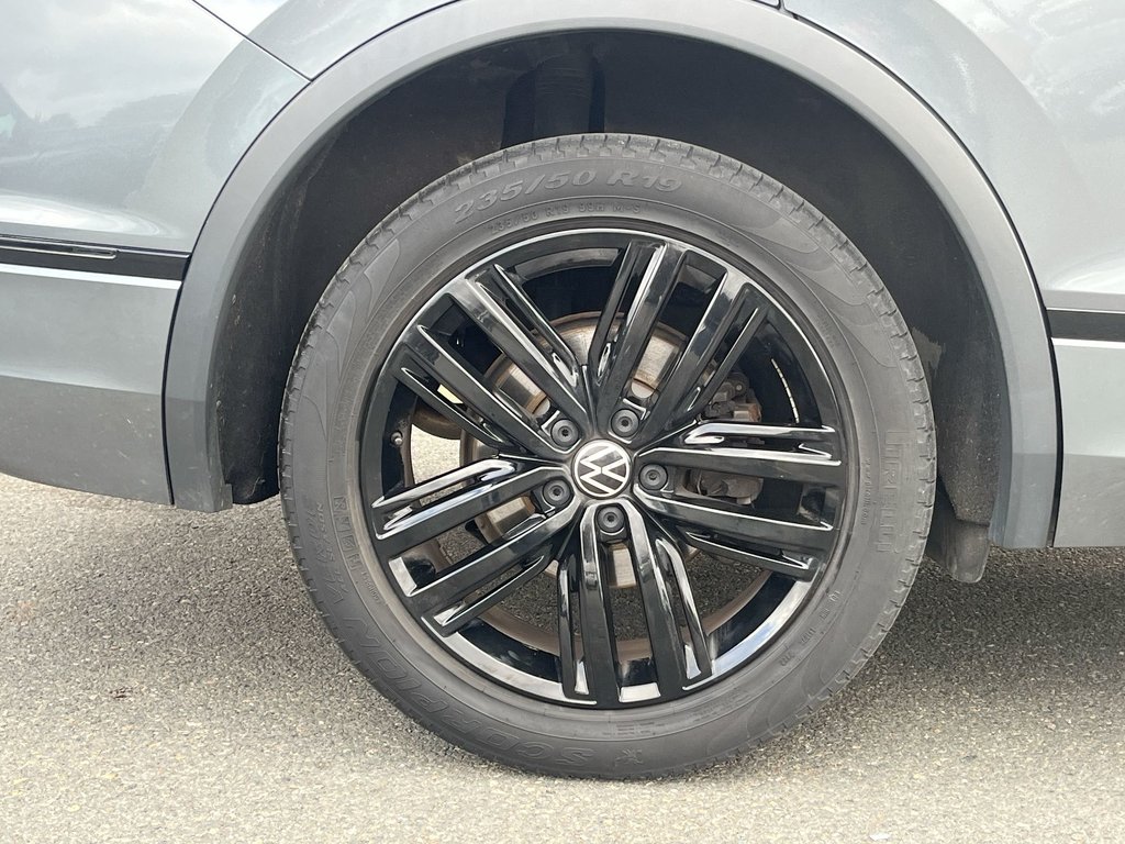 2022 Volkswagen Tiguan R-Line Black Edition | Leather | Roof | HtdSeats in Saint John, New Brunswick - 10 - w1024h768px