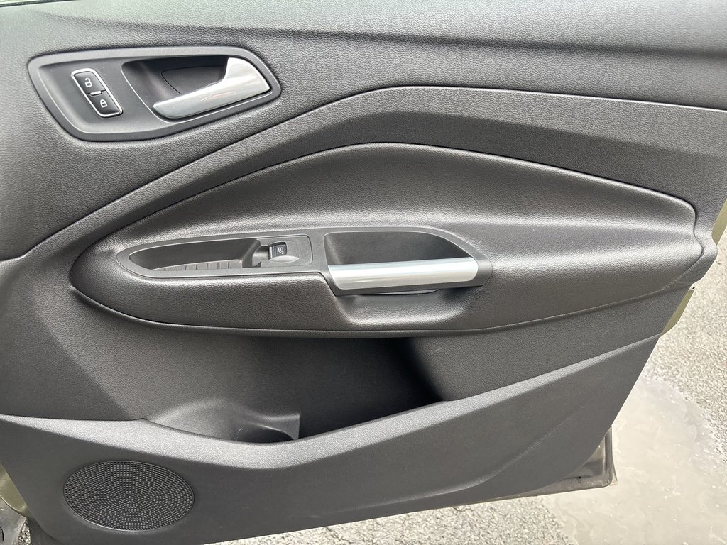 2013 Ford Escape SEL in Saint John, New Brunswick - 46 - w1024h768px