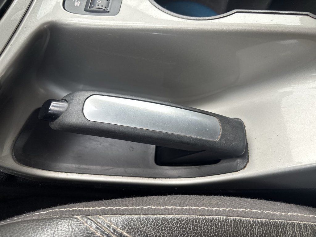2013 Ford Escape SEL in Saint John, New Brunswick - 30 - w1024h768px