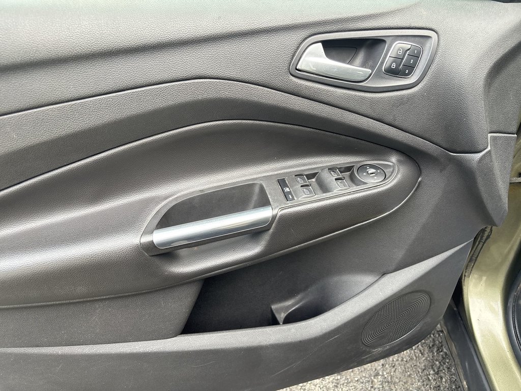 2013 Ford Escape SEL in Saint John, New Brunswick - 15 - w1024h768px