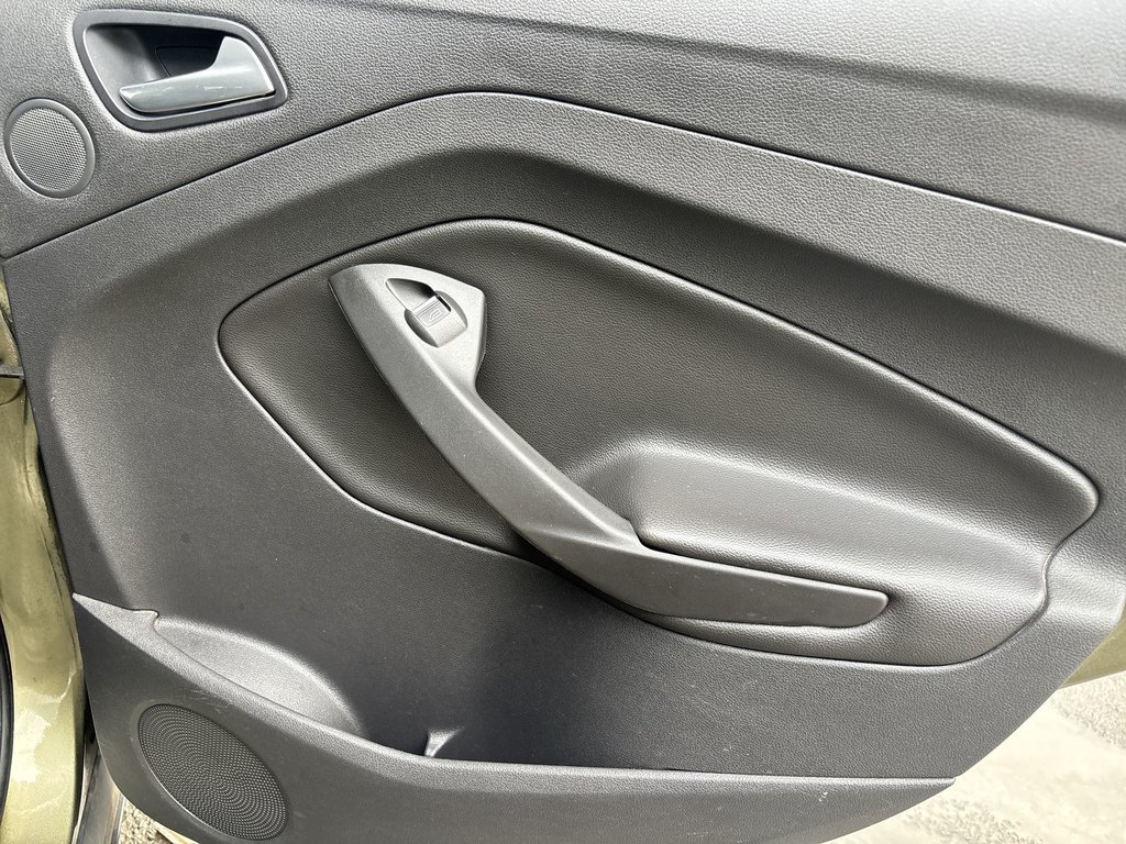 2013 Ford Escape SEL in Saint John, New Brunswick - 41 - w1024h768px
