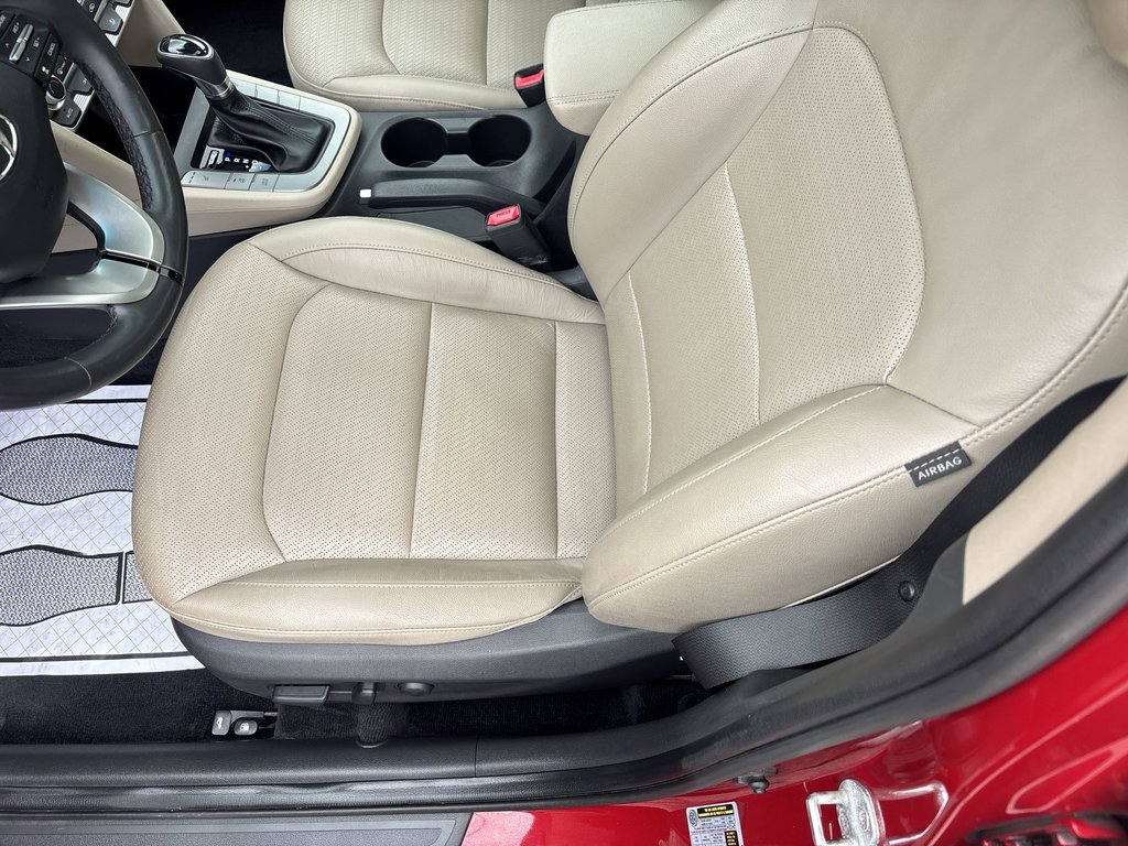 2020 Hyundai Elantra Ultimate in Saint John, New Brunswick - 12 - w1024h768px
