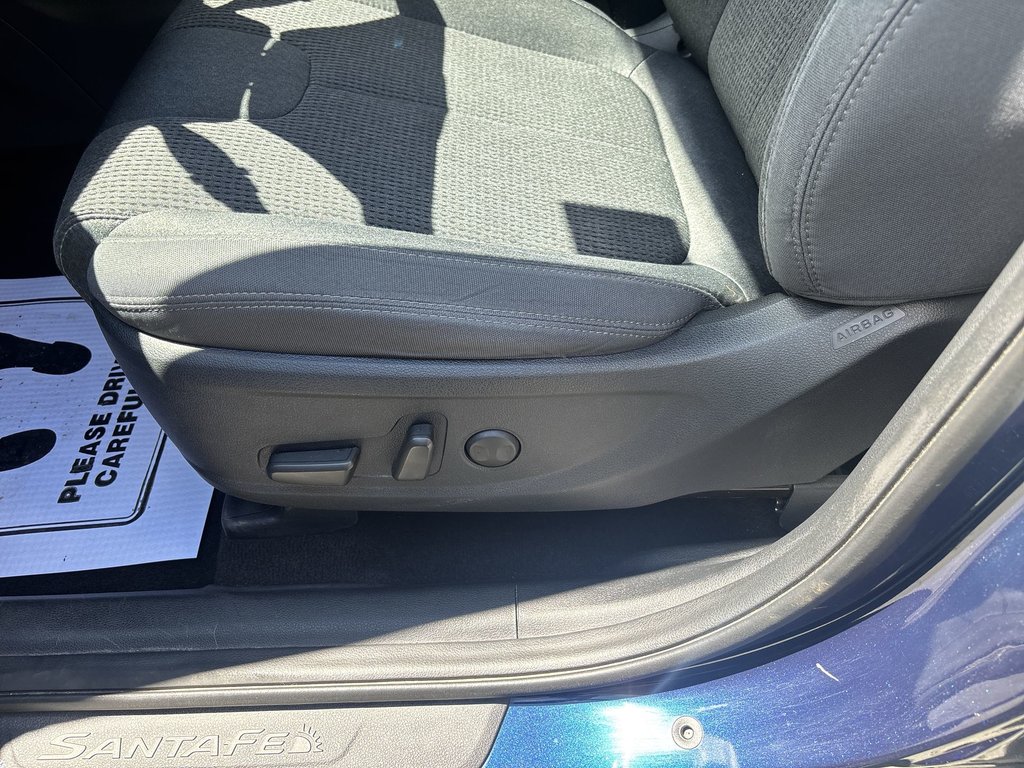 2020 Hyundai Santa Fe in Antigonish, Nova Scotia - 14 - w1024h768px