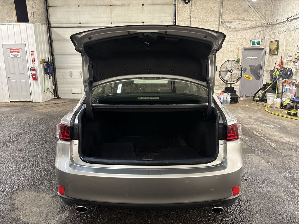 2015 Lexus IS 250 BASE in Saint John, New Brunswick - 36 - w1024h768px
