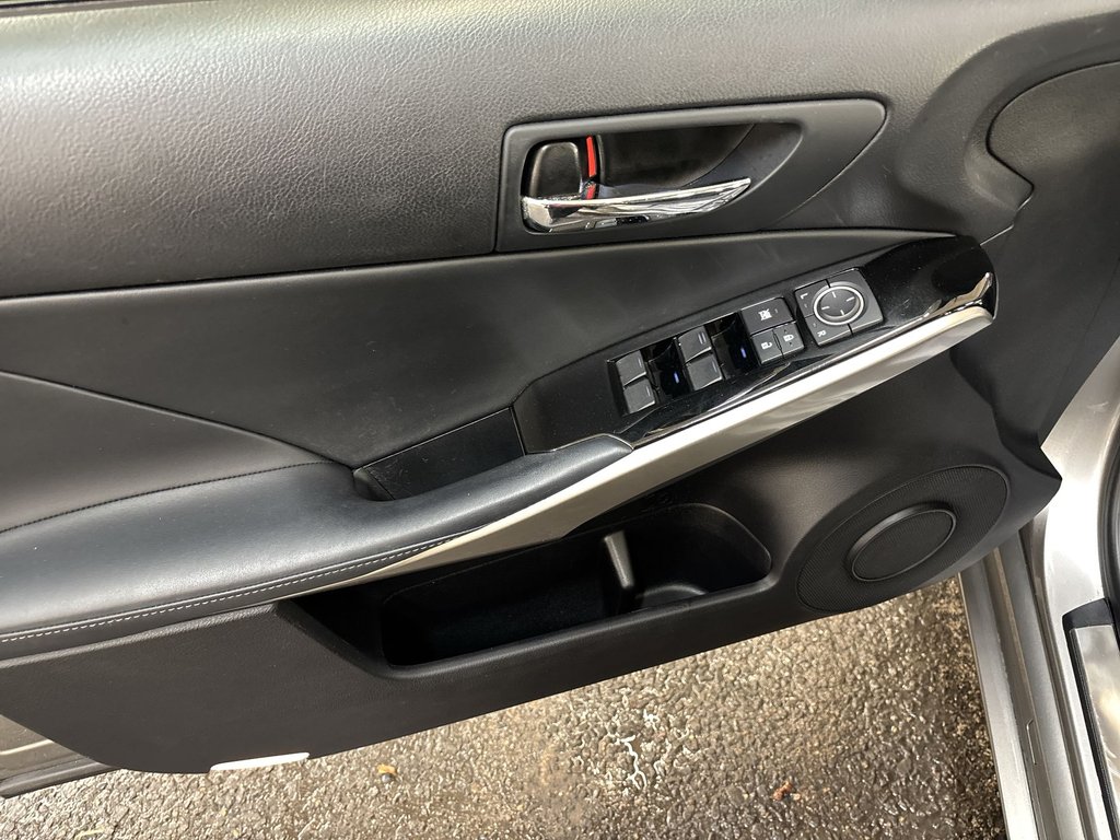 2015 Lexus IS 250 BASE in Saint John, New Brunswick - 15 - w1024h768px