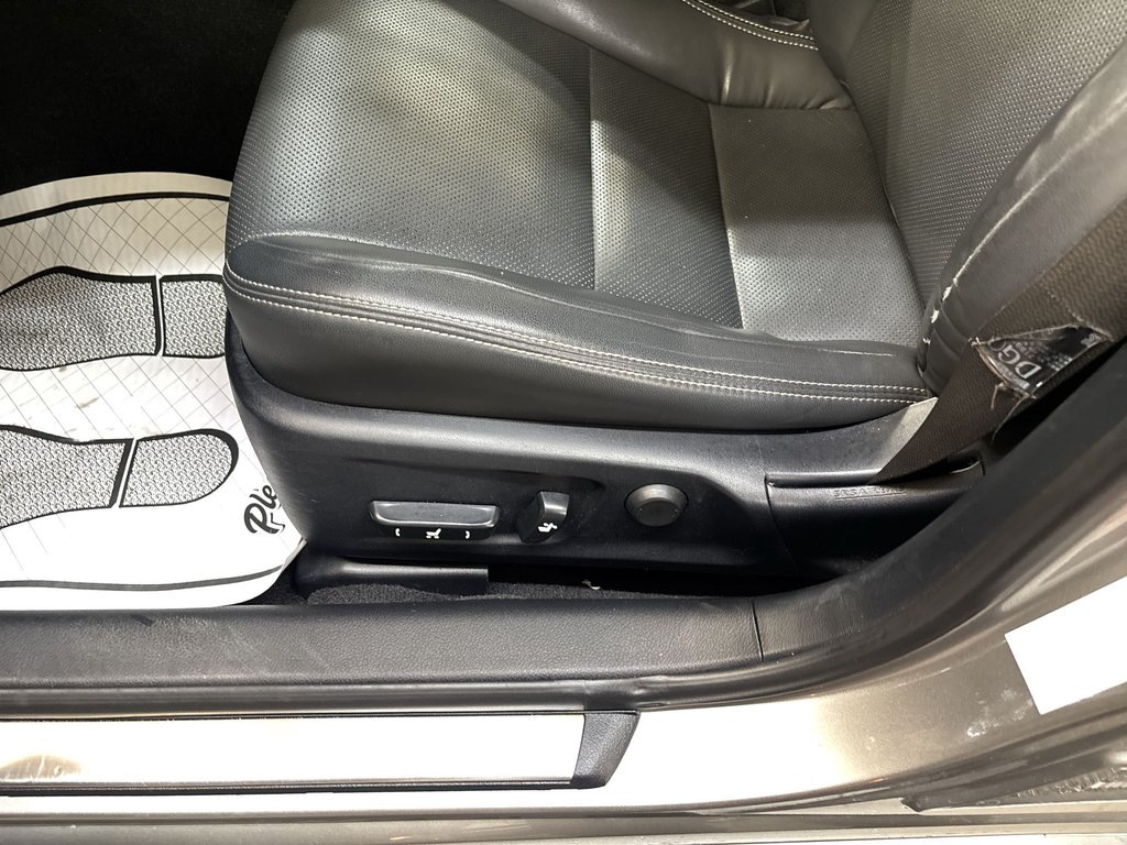 2015 Lexus IS 250 BASE in Saint John, New Brunswick - 14 - w1024h768px