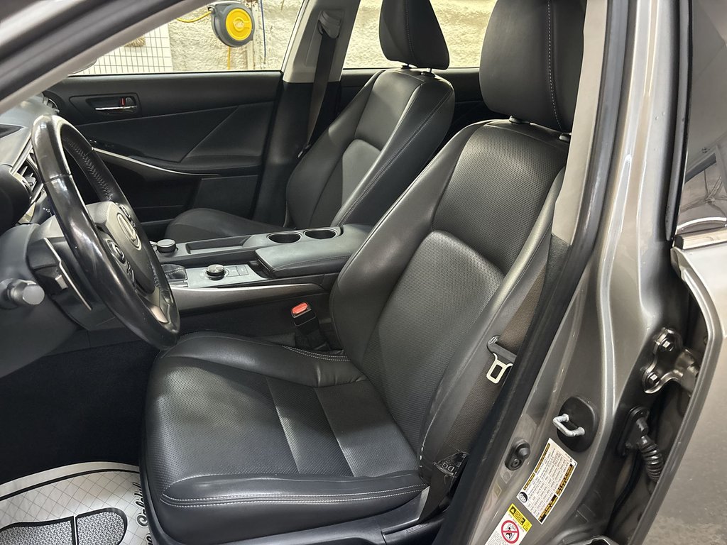 2015 Lexus IS 250 BASE in Saint John, New Brunswick - 11 - w1024h768px