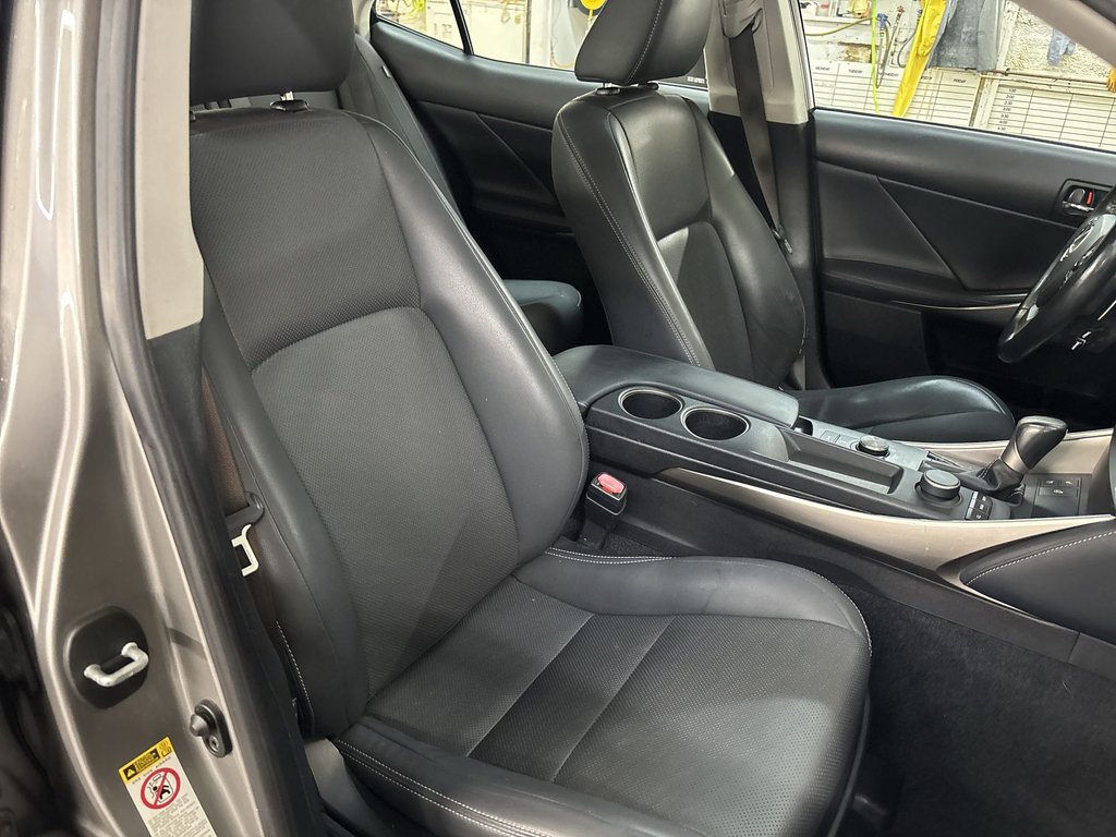 2015 Lexus IS 250 BASE in Saint John, New Brunswick - 42 - w1024h768px