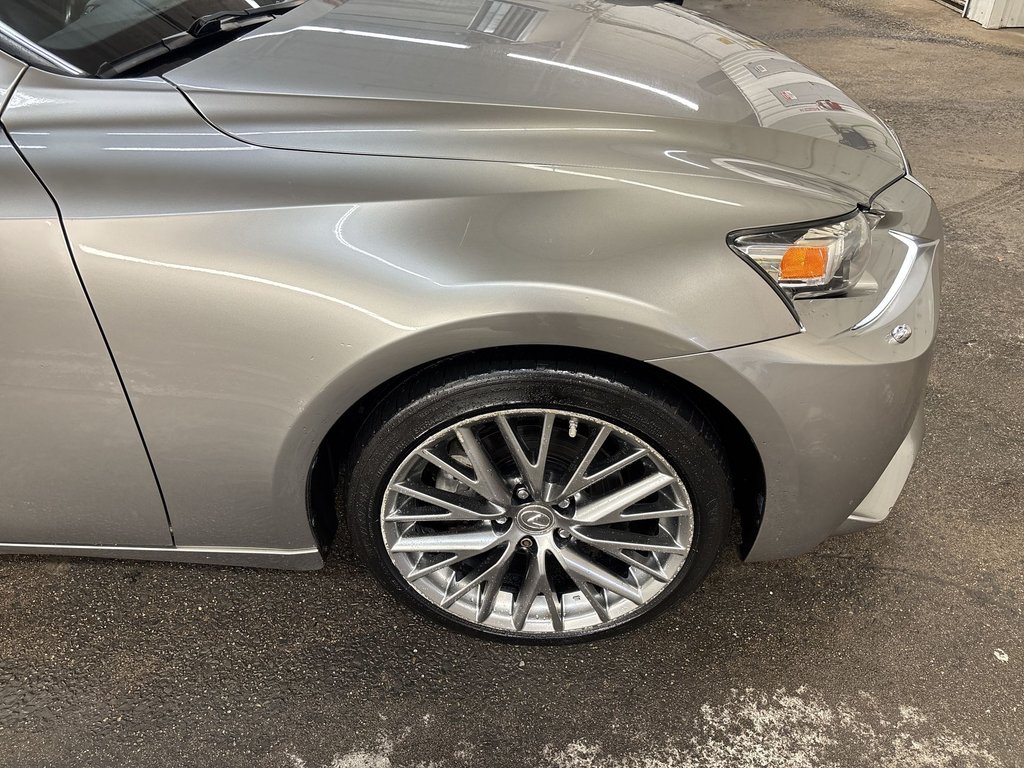 2015 Lexus IS 250 BASE in Saint John, New Brunswick - 10 - w1024h768px