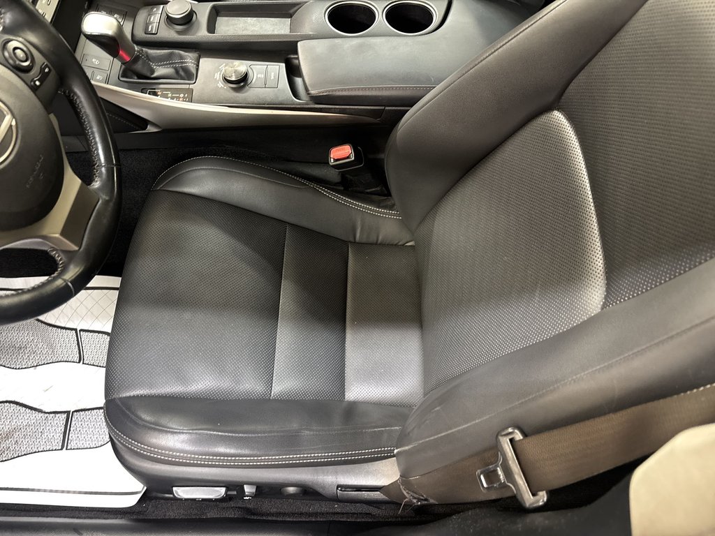 2015 Lexus IS 250 BASE in Saint John, New Brunswick - 12 - w1024h768px