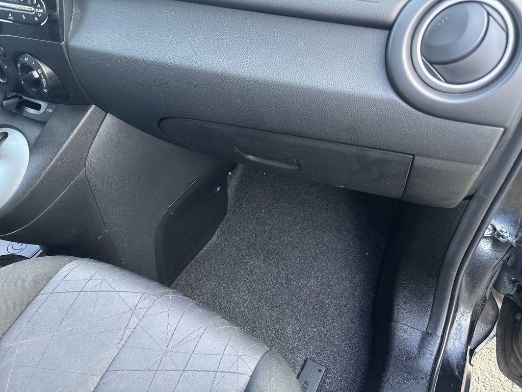 Mazda 2 GX 2014 à Saint John, Nouveau-Brunswick - 44 - w1024h768px