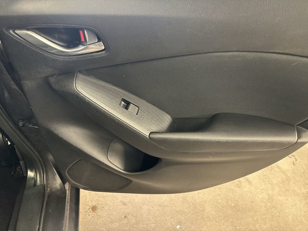 2014 Mazda 3 in Antigonish, Nova Scotia - 41 - w1024h768px