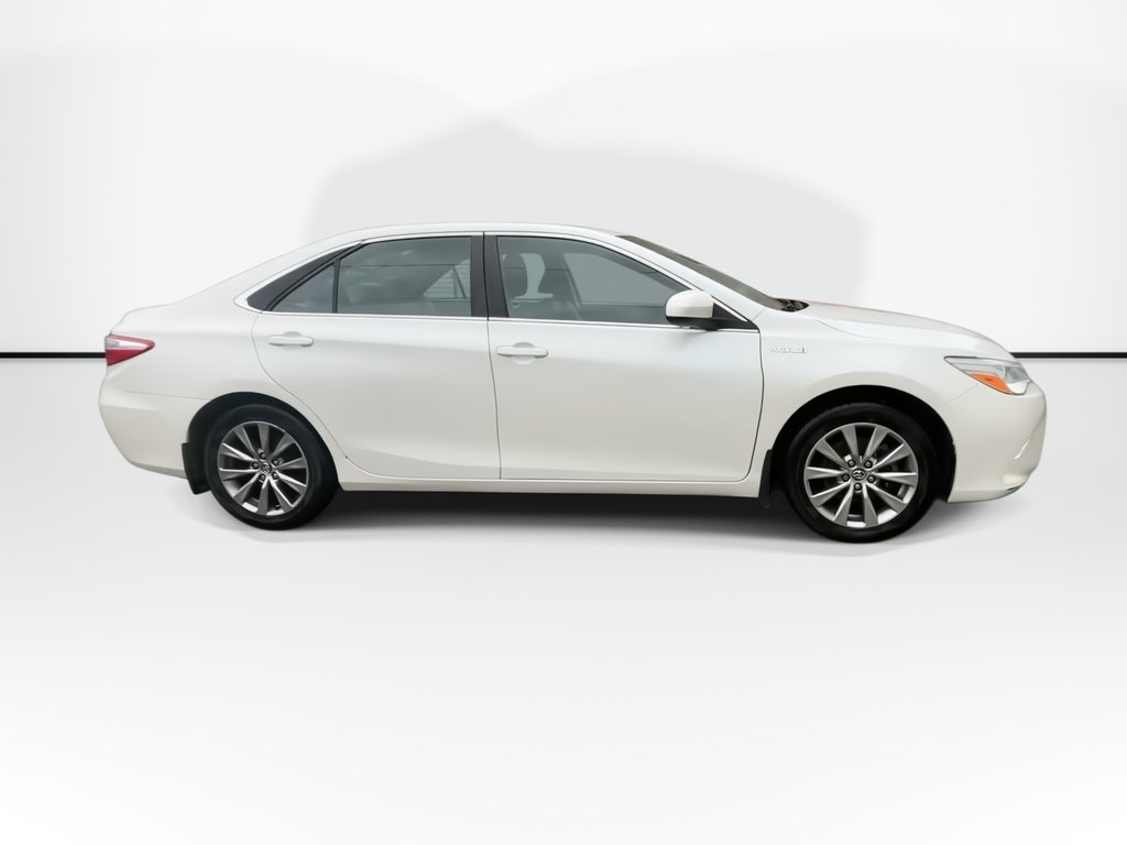 2017 Toyota Camry Hybrid in Antigonish, Nova Scotia - 9 - w1024h768px