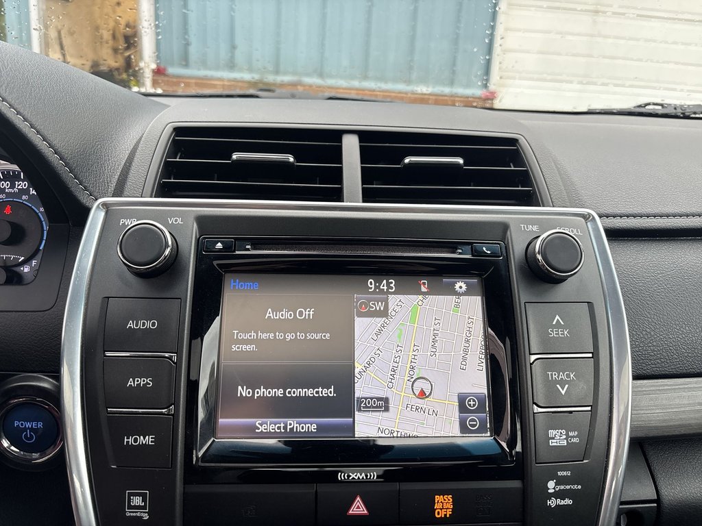 2017 Toyota Camry Hybrid in Antigonish, Nova Scotia - 25 - w1024h768px