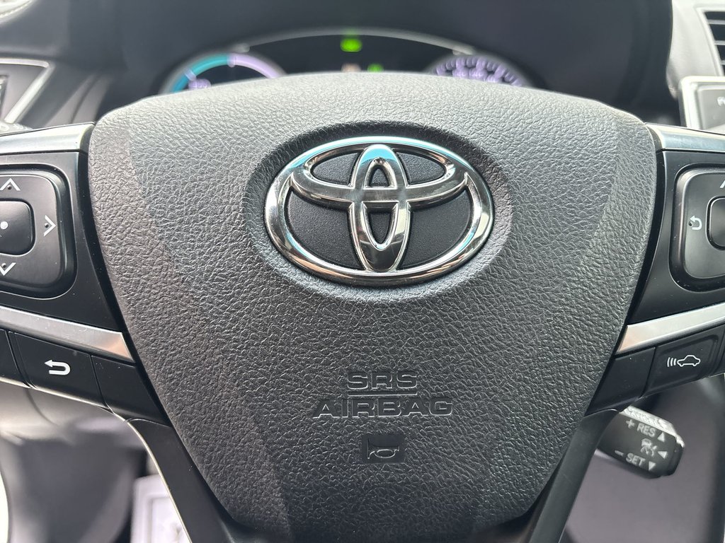2017 Toyota Camry Hybrid in Antigonish, Nova Scotia - 19 - w1024h768px