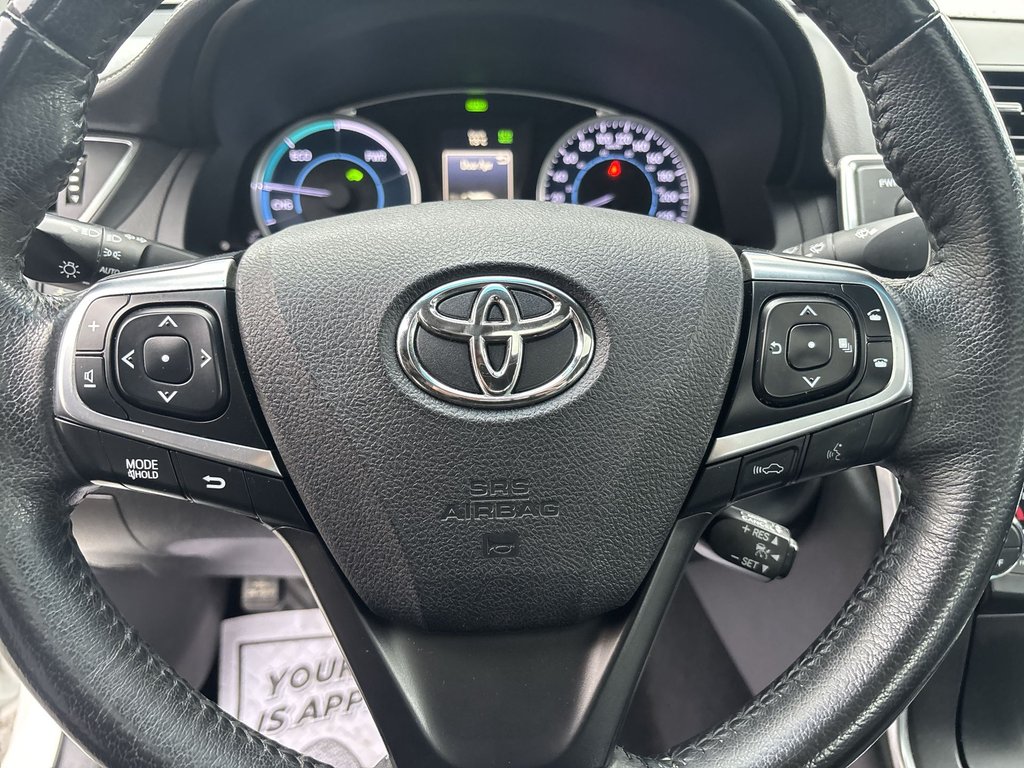 2017 Toyota Camry Hybrid in Antigonish, Nova Scotia - 18 - w1024h768px