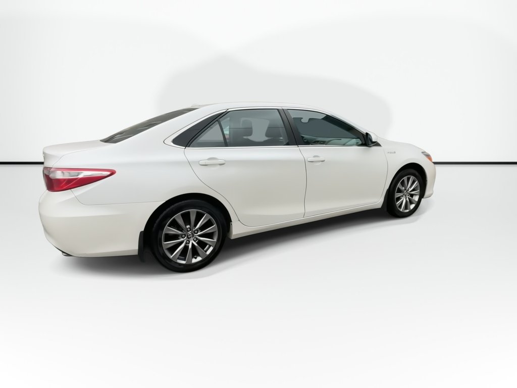 2017 Toyota Camry Hybrid in Antigonish, Nova Scotia - 8 - w1024h768px