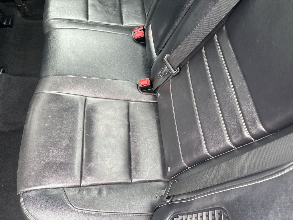 2017 Toyota Camry Hybrid in Antigonish, Nova Scotia - 34 - w1024h768px