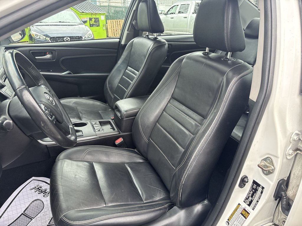 2017 Toyota Camry Hybrid in Antigonish, Nova Scotia - 11 - w1024h768px