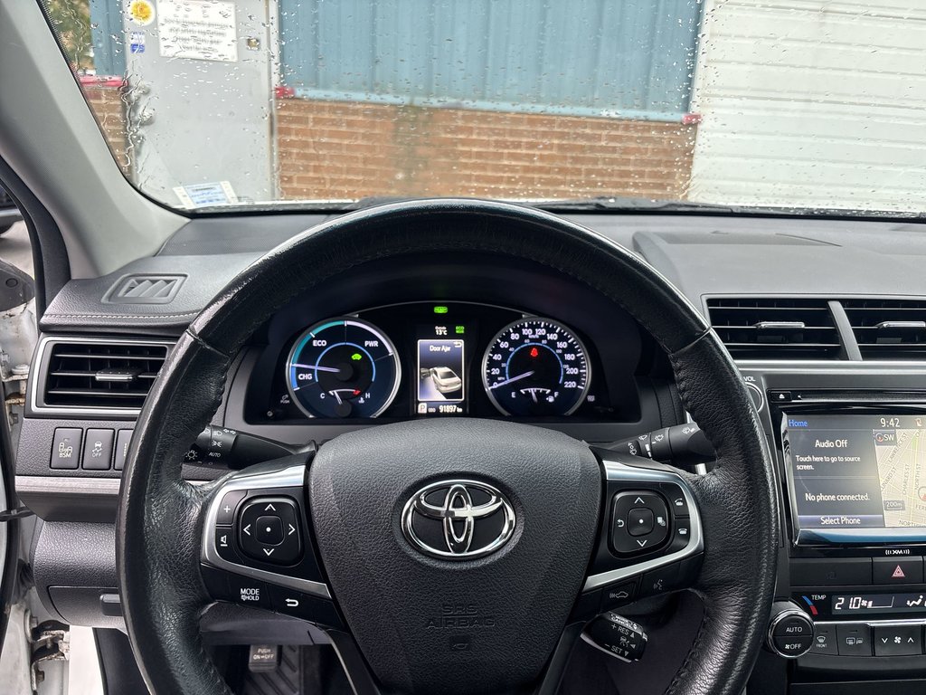 2017 Toyota Camry Hybrid in Antigonish, Nova Scotia - 13 - w1024h768px