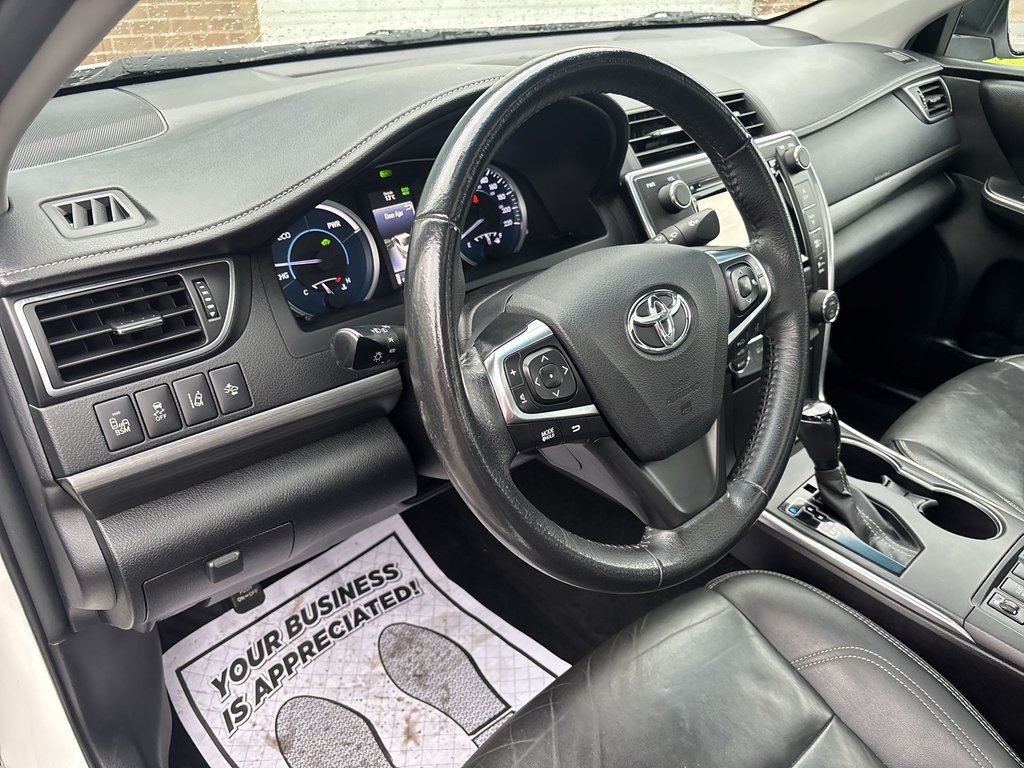 2017 Toyota Camry Hybrid in Antigonish, Nova Scotia - 16 - w1024h768px