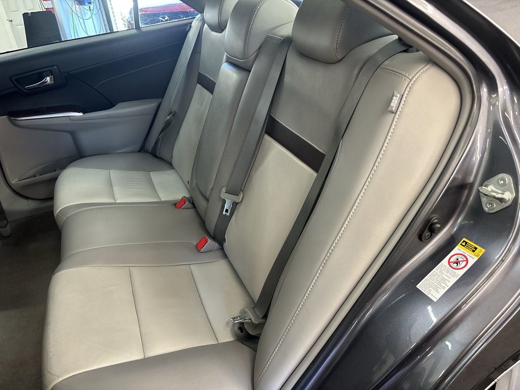 2014 Toyota Camry XLE in Saint John, New Brunswick - 32 - w1024h768px