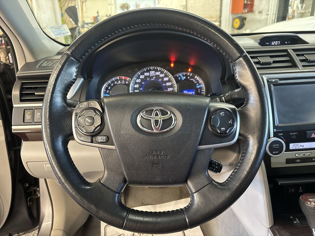 2014 Toyota Camry XLE in Saint John, New Brunswick - 17 - w1024h768px